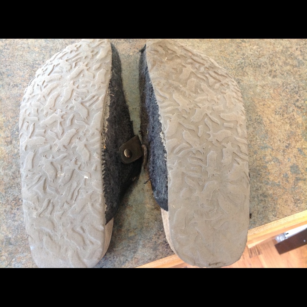 Clogs - Picture 3 of 4